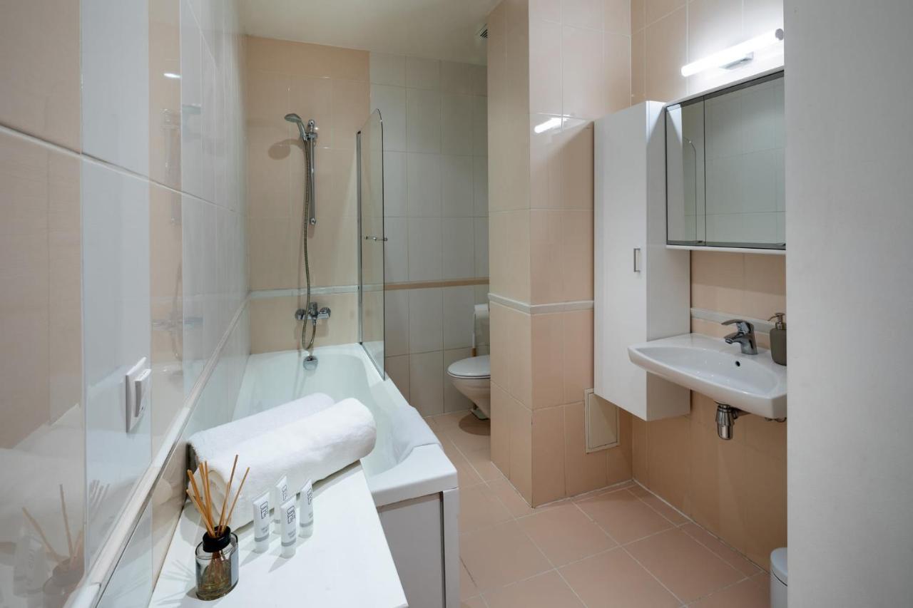 Ziedondarza Park One Bedroom Apartment With Balcony Riga Esterno foto