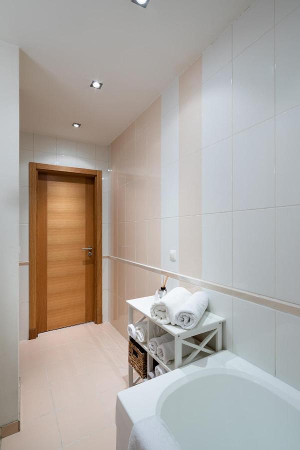Ziedondarza Park One Bedroom Apartment With Balcony Riga Esterno foto