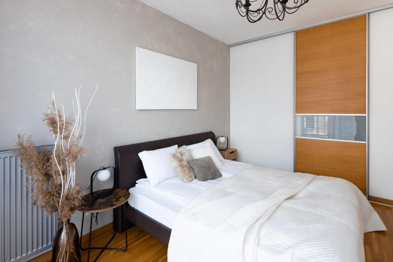 Ziedondarza Park One Bedroom Apartment With Balcony Riga Esterno foto